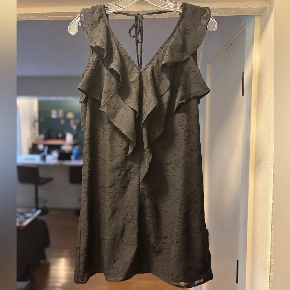 ❗️BCBGeneration Size XS Ruffle Floral Sleeveless Black mini dress flowy